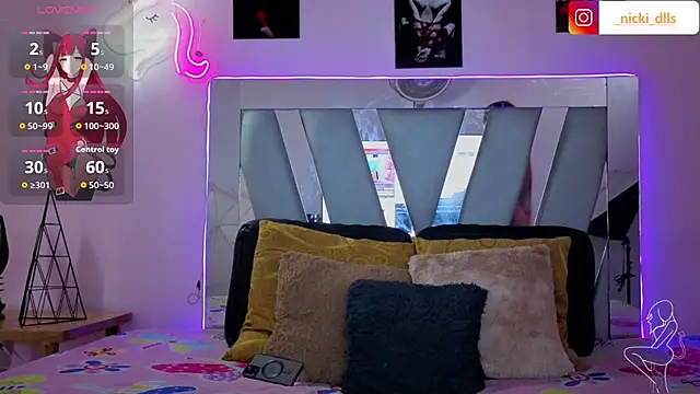 supradoll online show from October 19, 6:10 pm