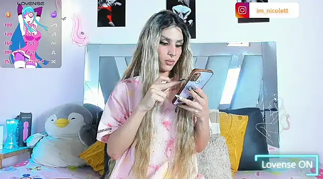 Snapshot of supradoll chatting on February 10, 5:30 pm supradoll online show from February 10, 5:30 pm