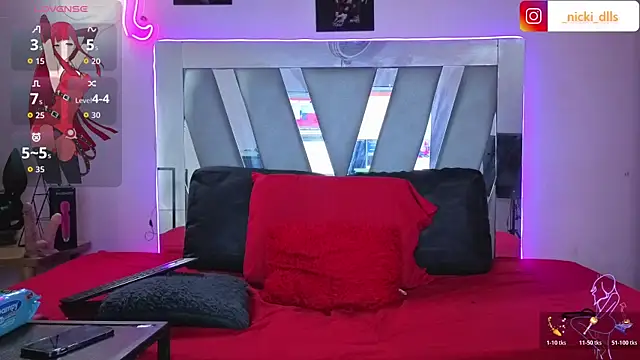 supradoll online show from December 19, 7:05 pm