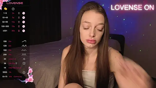 Snapshot of Cherry_air chatting on December 2, 1:17 am Cherry air online show from December 2, 1:17 am