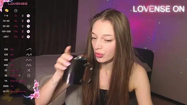 Snapshot of Cherry_air chatting on November 16, 12:26 am Cherry air online show from November 16, 12:26 am