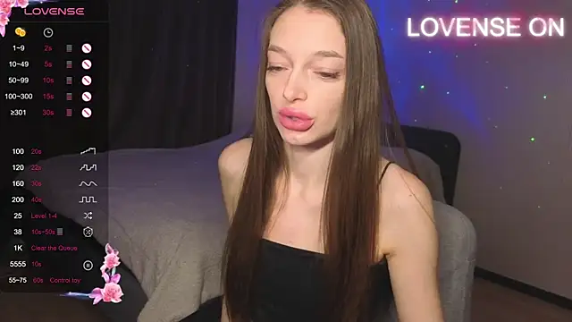 Snapshot of Cherry_air chatting on November 24, 1:38 am Cherry air online show from November 24, 1:38 am