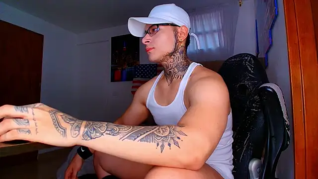 DennisWalkerr online show from October 22, 9:24 pm