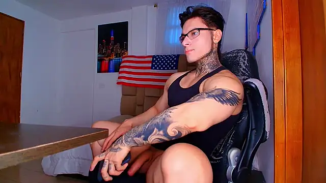 DennisWalkerr online show from April 12, 10:46 pm