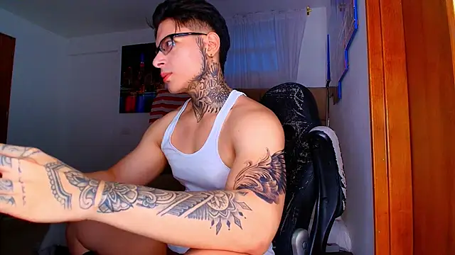 DennisWalkerr online show from November 20, 10:42 pm