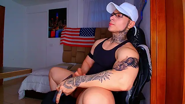 DennisWalkerr online show from November 19, 10:32 pm