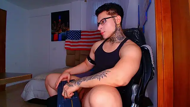 DennisWalkerr online show from October 21, 9:58 pm