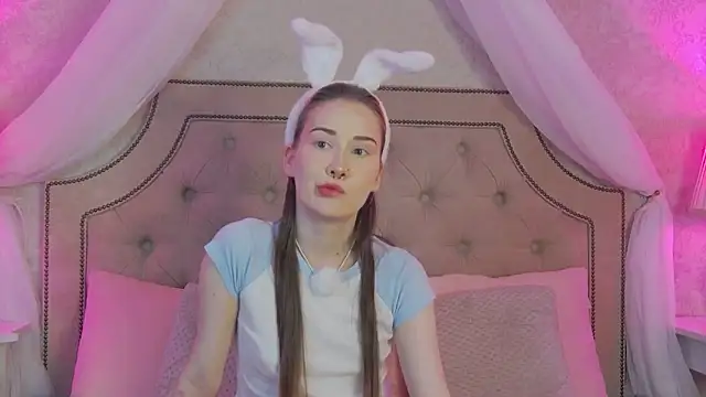 SashaMeow online show from April 3, 4:57 pm