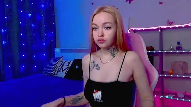 Snapshot of Naughty_Mable chatting on March 22, 12:28 am Naughty Mable online show from March 22, 12:28 am