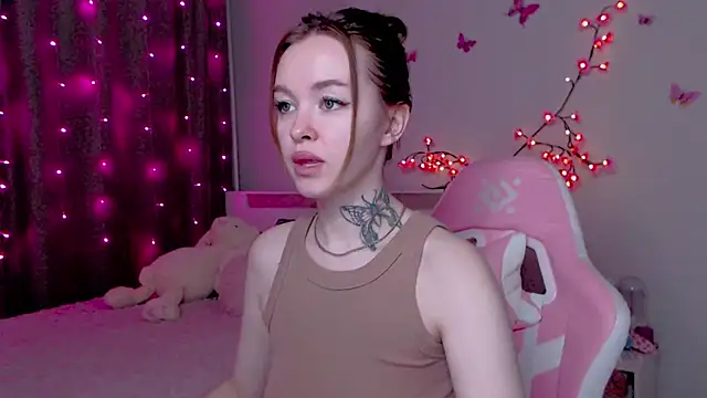 Snapshot of Naughty_Mable chatting on October 15, 12:20 am Naughty Mable online show from October 15, 12:20 am