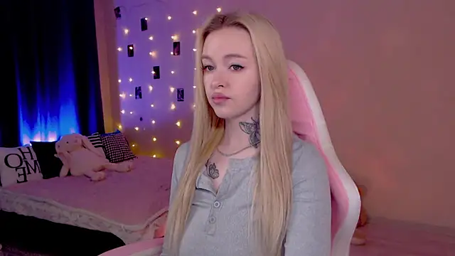 Snapshot of Naughty_Mable chatting on June 5, 12:59 am Naughty Mable online show from June 5, 12:59 am