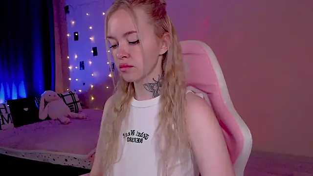 Snapshot of Naughty_Mable chatting on July 5, 11:44 pm Naughty Mable online show from July 5, 11:44 pm