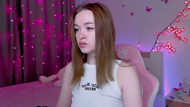 Snapshot of Naughty_Mable chatting on October 6, 12:12 am Naughty Mable online show from October 6, 12:12 am
