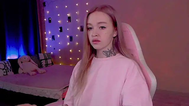 Snapshot of Naughty_Mable chatting on June 18, 1:26 am Naughty Mable online show from June 18, 1:26 am