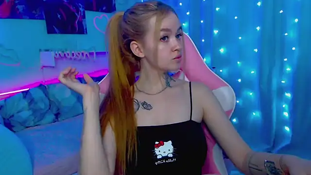 Snapshot of Naughty_Mable chatting on February 27, 6:46 am Naughty Mable online show from February 27, 6:46 am