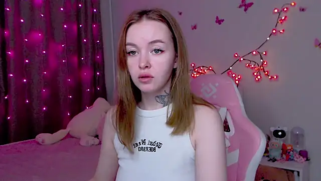 Snapshot of Naughty_Mable chatting on October 9, 1:06 am Naughty Mable online show from October 9, 1:06 am