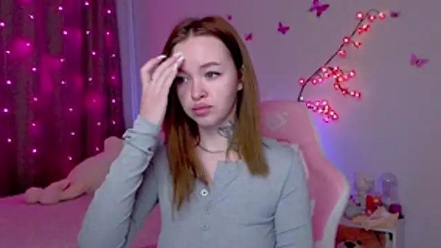 Snapshot of Naughty_Mable chatting on October 7, 12:11 am Naughty Mable online show from October 7, 12:11 am