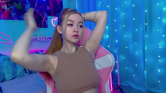Snapshot of Naughty_Mable chatting on February 20, 12:52 am Naughty Mable online show from February 20, 12:52 am