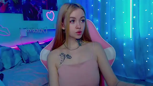 Snapshot of Naughty_Mable chatting on February 19, 7:17 am Naughty Mable online show from February 19, 7:17 am