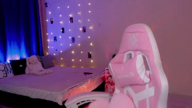 Snapshot of Naughty_Mable chatting on June 11, 3:03 am Naughty Mable online show from June 11, 3:03 am