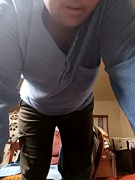 danitomii online show from February 12, 7:30 am