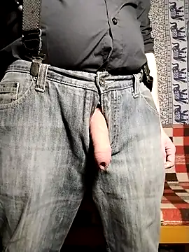 Snapshot of koudelka2322 chatting on February 27, 8:52 pm koudelka2322 online show from February 27, 8:52 pm