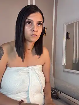 Snapshot of Abril_jones10 chatting on November 14, 5:11 am Abril jones10 online show from November 14, 5:11 am