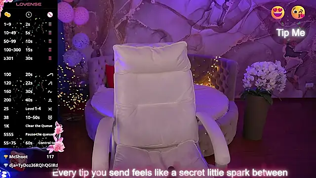 Snapshot of LovelyMollyy chatting on February 8, 10:29 am LovelyMollyy online show from February 8, 10:29 am