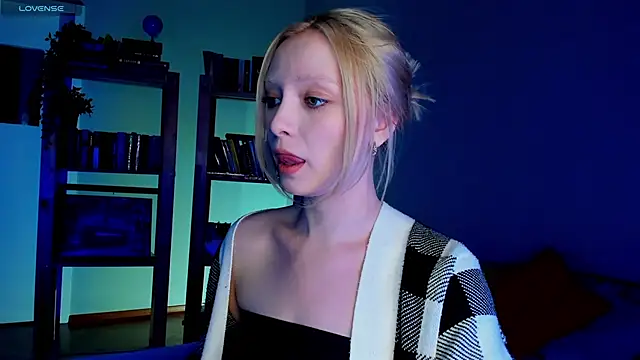 Snapshot of forget_me_not_eve chatting on March 14, 8:38 pm forget me not eve online show from March 14, 8:38 pm