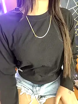 Little  Lia online show from April 28, 6:56 pm