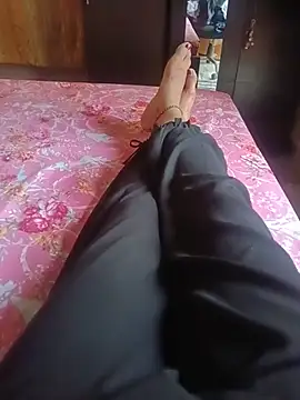 Snapshot of Soniya_444 chatting on June 15, 1:33 pm Soniya 444 online show from June 15, 1:33 pm