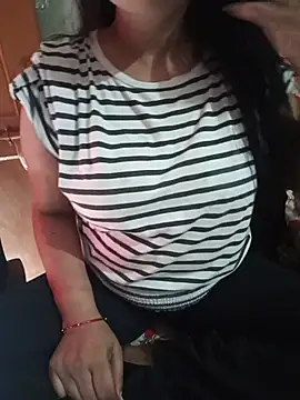 Snapshot of Soniya_444 chatting on July 4, 11:05 am Soniya 444 online show from July 4, 11:05 am