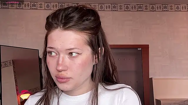 eva varnerr online show from April 19, 1:56 pm