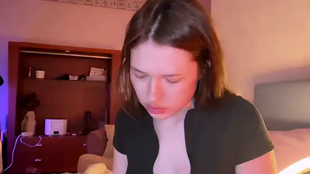 eva varnerr online show from June 2, 1:16 am
