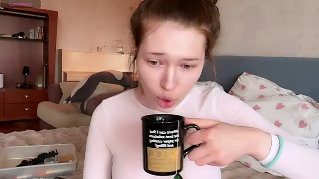 Snapshot of eva_varnerr chatting on June 15, 3:44 pm eva varnerr online show from June 15, 3:44 pm