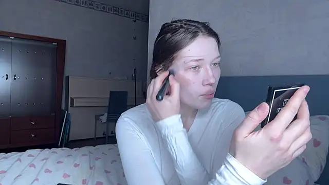 eva varnerr online show from February 19, 2:47 pm