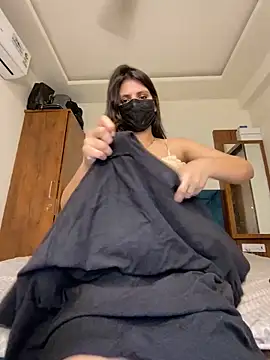 ahista online show from April 14, 6:13 pm