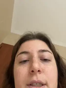 Snapshot of kate_nicepops765432 chatting on January 4, 11:22 am kate nicepops765432 online show from January 4, 11:22 am