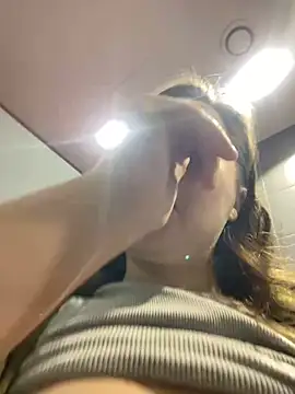 Snapshot of kate_nicepops765432 chatting on January 10, 8:18 am kate nicepops765432 online show from January 10, 8:18 am