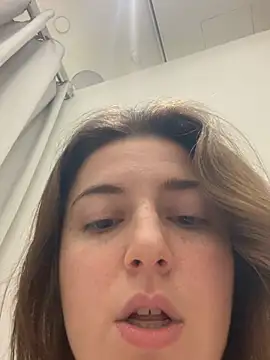 Snapshot of kate_nicepops765432 chatting on January 12, 11:17 am kate nicepops765432 online show from January 12, 11:17 am