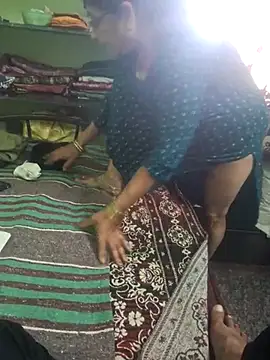 Snapshot of sivani_asha chatting on March 12, 1:47 am sivani asha online show from March 12, 1:47 am