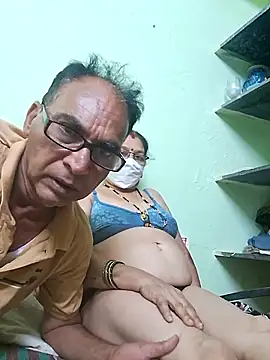 Snapshot of sivani_asha chatting on March 13, 12:56 pm sivani asha online show from March 13, 12:56 pm