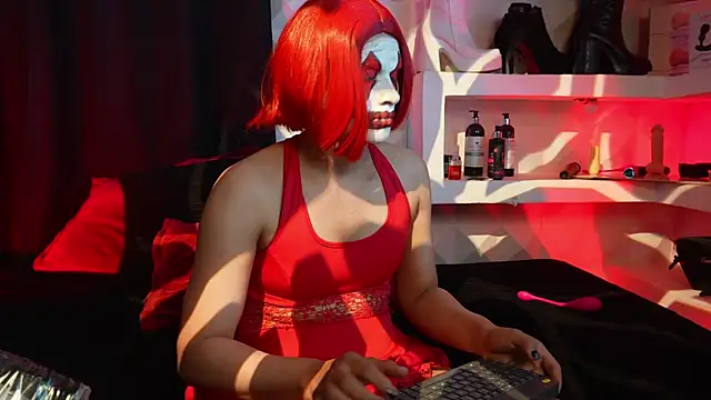 Mara-Bella online show from October 31, 10:27 pm