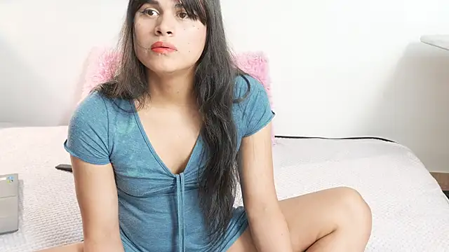 Mara-Bella online show from March 3, 6:04 pm