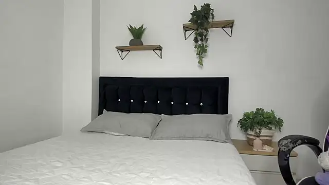 naughty 1girl online show from October 26, 5:24 pm