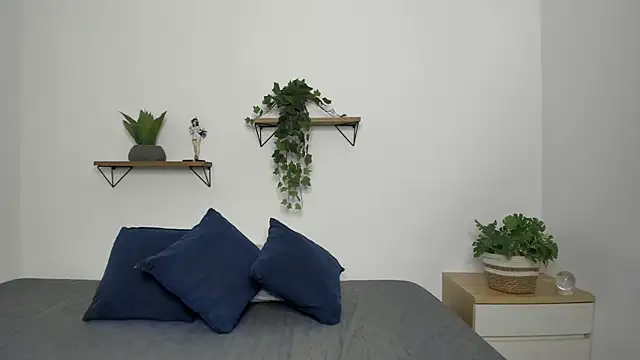 naughty 1girl online show from April 10, 1:12 am