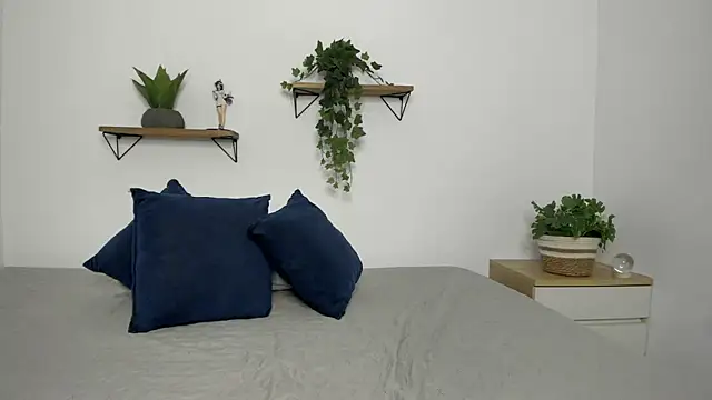 naughty 1girl online show from April 13, 10:58 pm