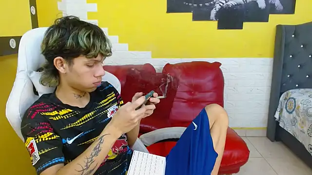 andy dan18 online show from March 31, 8:44 pm