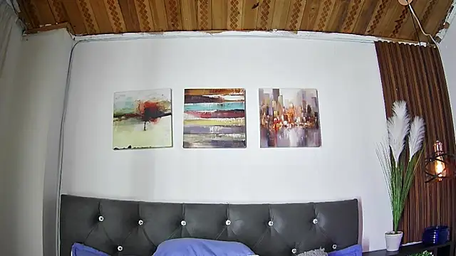 nikkystorm1  online show from March 14, 11:49 am