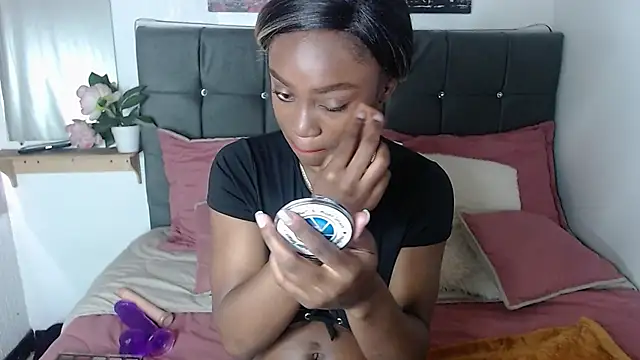 Snapshot of nikkystorm1_ chatting on March 14, 1:57 pm nikkystorm1 online show from March 14, 1:57 pm